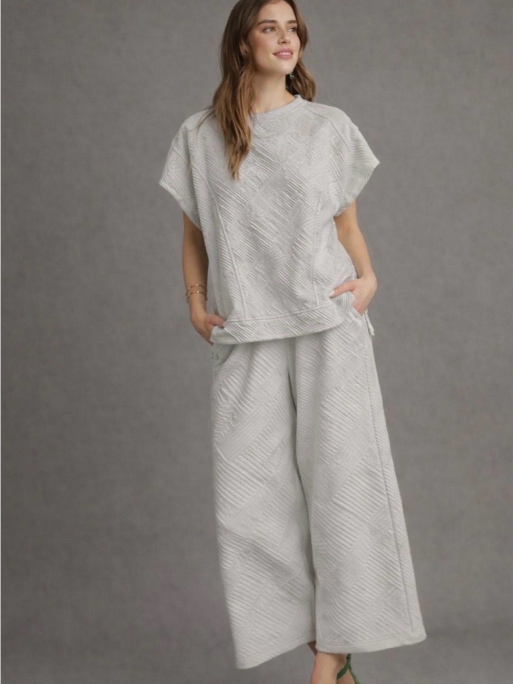 Umgee Gray Textured Top and Bottom Set NWT small
